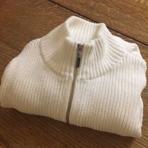 Gorgeous white knit zip winter sweater (mock neck)